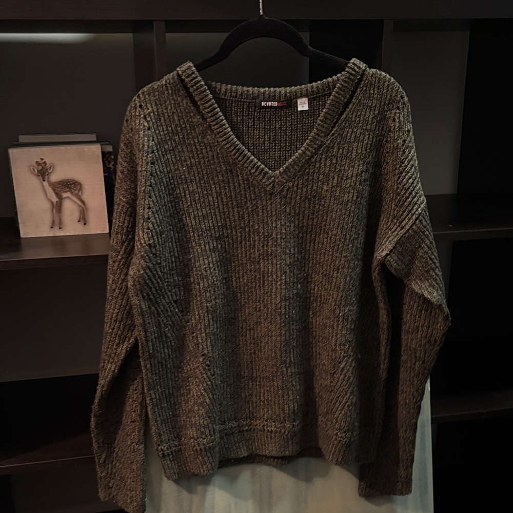 Elegant V-Neck Sweater in Dark Green